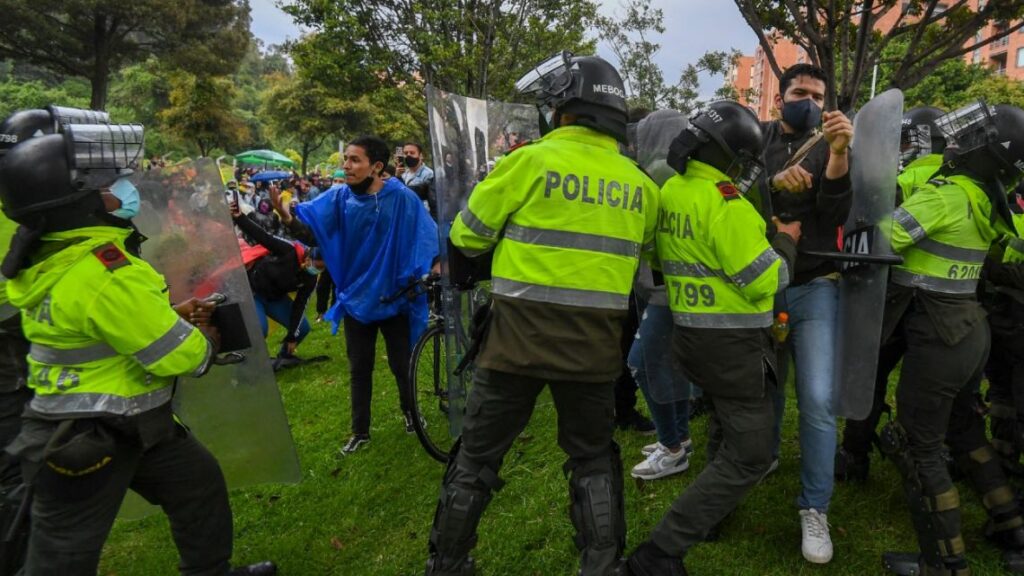 Colombia Protest - At least 19 dead and 800 wounded in Tax Reform Protests