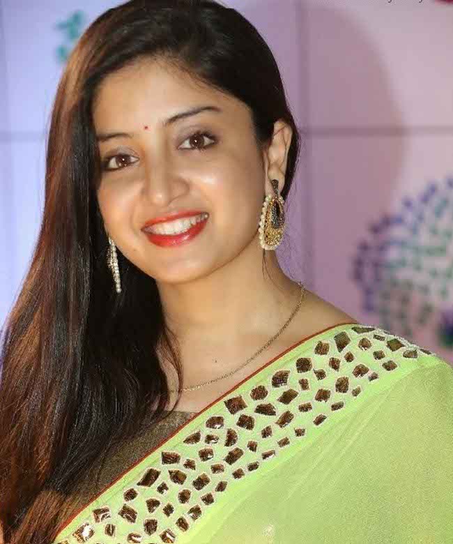 Poonam Kaur Biography, Career, Age, Family, Height, Weight, Boyfriend, Net worth, Total Assets