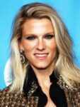 Lindsay Shookus Biography