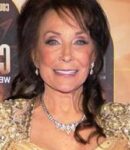 Loretta Lynn Biography