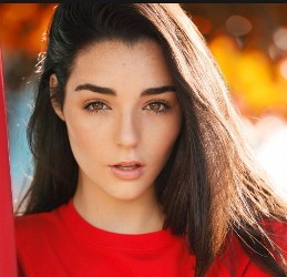 Who is Indiana Massara, Know about Indiana Massara Biography, Net Worth, Age, Height, News, Husband, Boyfriend, Earnings & Religion